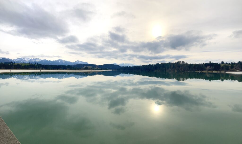 Lechstausee mit Spiegelung